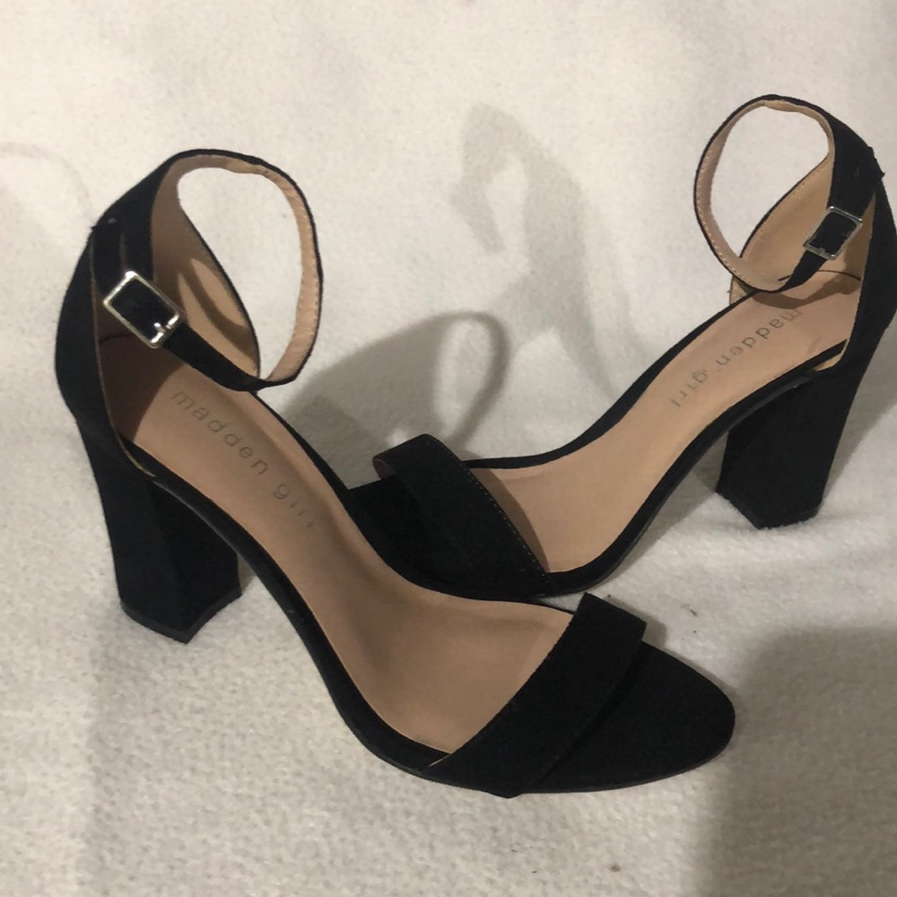 Beautiful black heels 👠